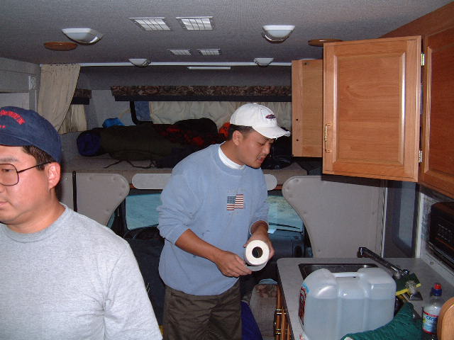 2morning_kitchen.jpg